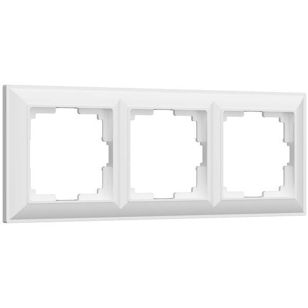 Рамка на 3 поста (белый) W0032201
